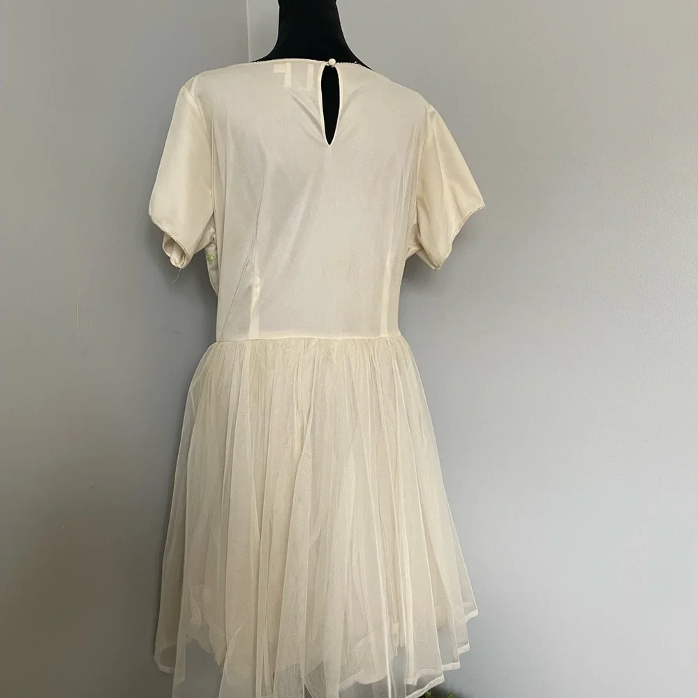 ASOS Cream and White Special Occasion Dress - Picture 4 of 11